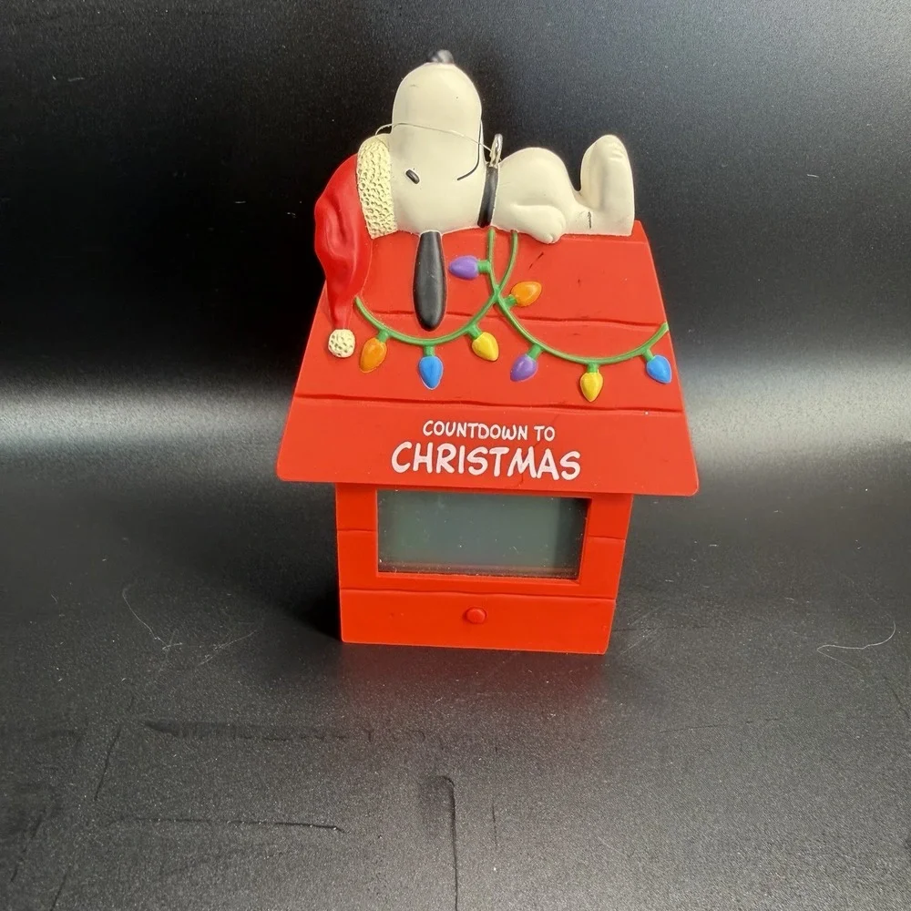 Hallmark Snoopy's Countdown to Christmas Keepsake Ornament Digital Display‎ 2011